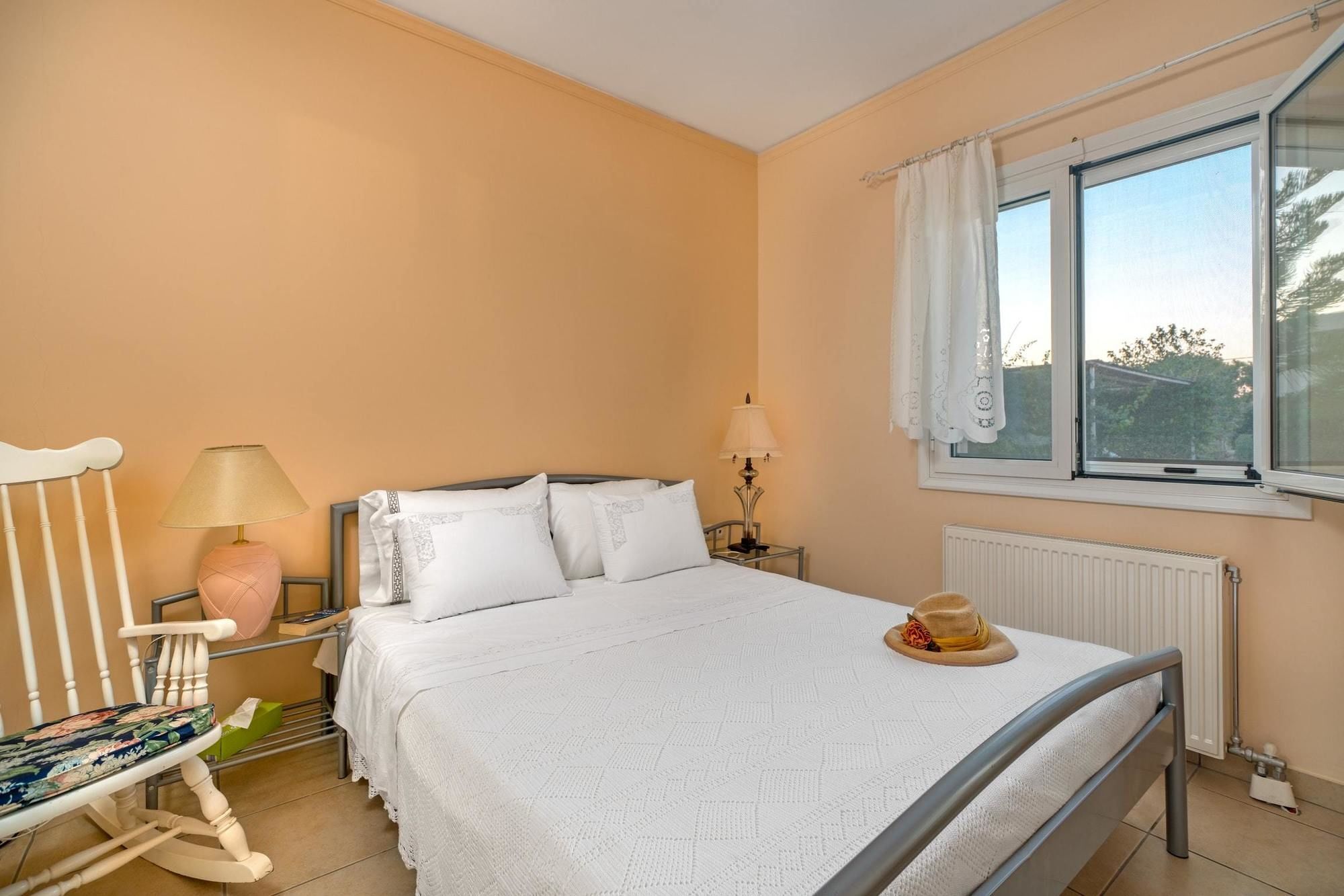 Maria'S Seaside Villa - House With 3 Rooms In Marathon, With Wonderful Exterior foto